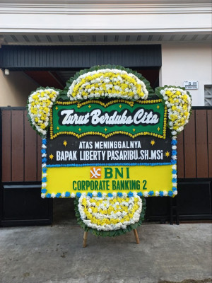 Papan Bunga Duka di Tidar Utara