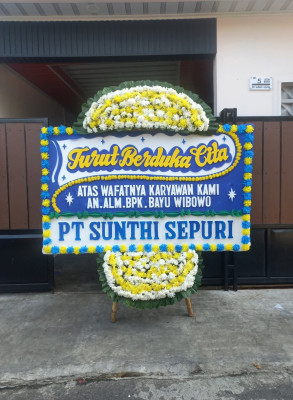 Papan Bunga Duka di Tidar Utara