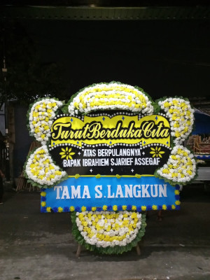 Papan Bunga Duka di Tidar Utara